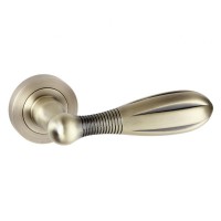 Old English Cambridge Door Handles on Rose OE-175-MAB Matt Antique Brass 41.19