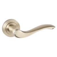 Old English Warwick Door Handles on Rose OE178MAB Matt Antique Brass 38.60