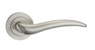 Door Handles on Rose Fortessa Swish SNP